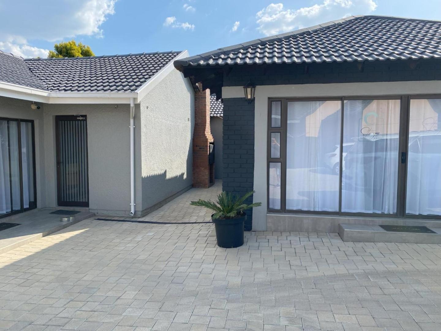 Staysure Guesthouse Alberton Extérieur photo