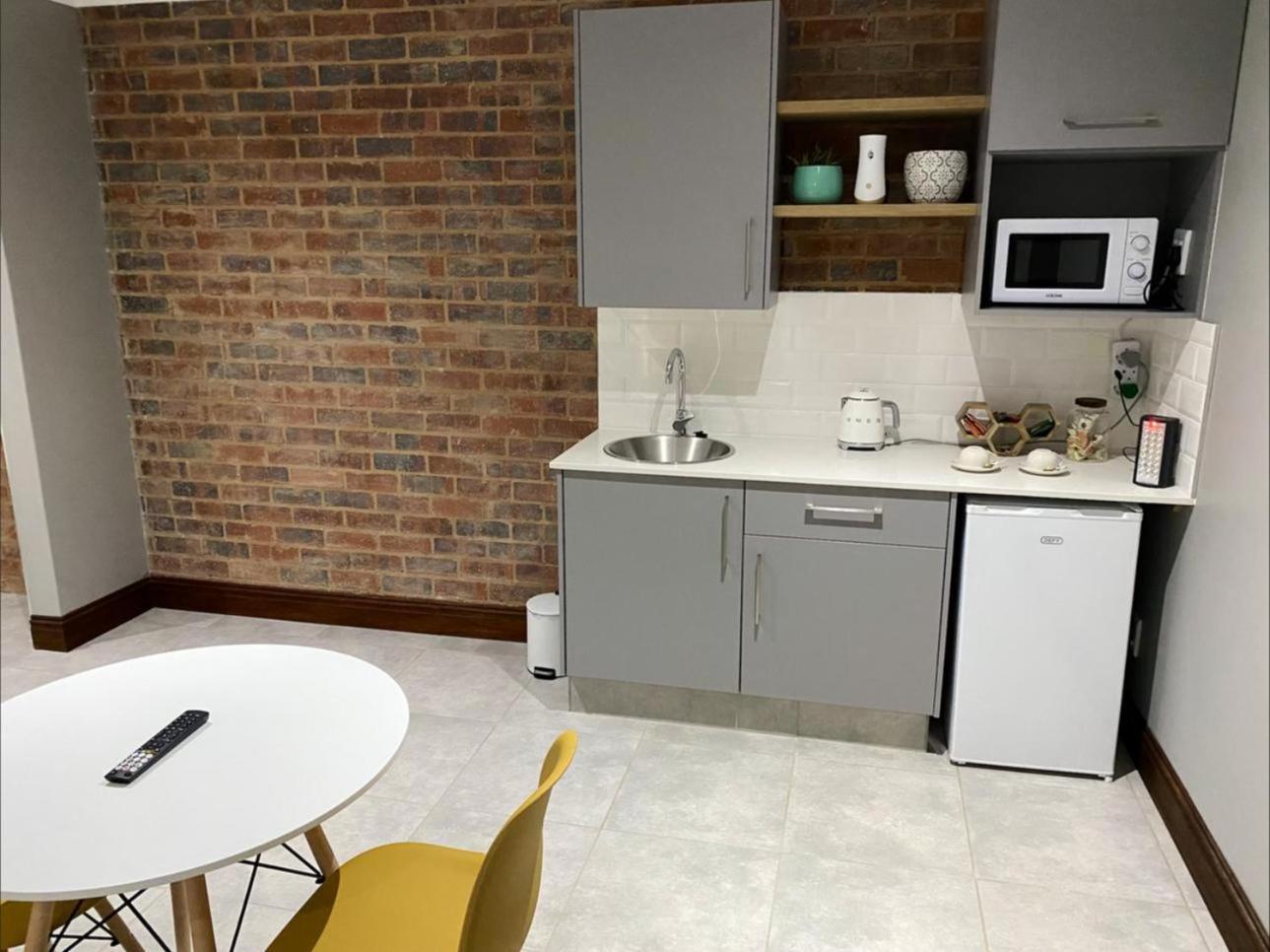 Staysure Guesthouse Alberton Chambre photo